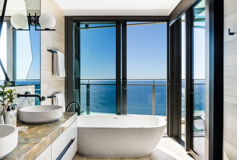 Langham, Gold Coast & Jewel Residences - Accommodation Yamba 5