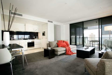 Mantra Circle on Cavill - Accommodation Yamba 2