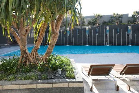 Mantra Circle on Cavill - Accommodation Yamba 3