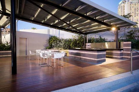 Mantra Circle on Cavill - Accommodation Yamba 10