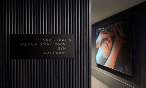 Shadow Play Melbourne by Peppers - Accommodation Yamba 2