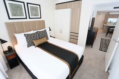 Alex Perry Hotel And Apartments - Accommodation Yamba 5