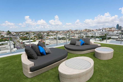 Alex Perry Hotel And Apartments - Accommodation Yamba 16