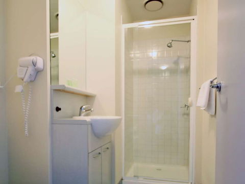 Arrow On Swanston - Accommodation Yamba 5