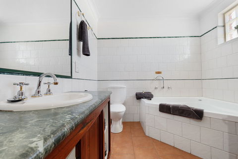 The Georgian Motor Lodge - Accommodation Yamba 1