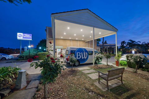 Best Western Airport Motel & Conv Ctr - Accommodation Yamba 1