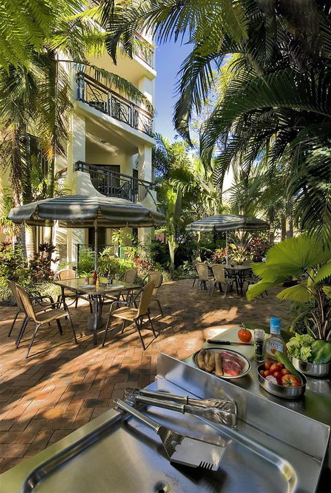 Tropic Towers Apartments - Accommodation Yamba 2