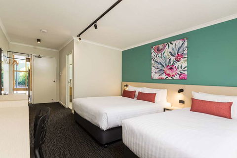 NIghtcap at Balaclava Hotel - Accommodation Yamba 2