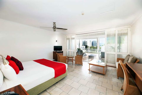 Ramada By Wyndham Cairns City Centre - Accommodation Yamba 1