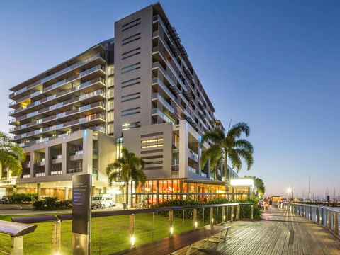 Sebel Cairns Harbour Lights - Accommodation Yamba 1