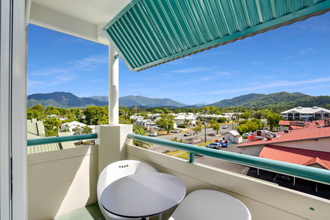 Cairns Sheridan Hotel - Accommodation Yamba 1