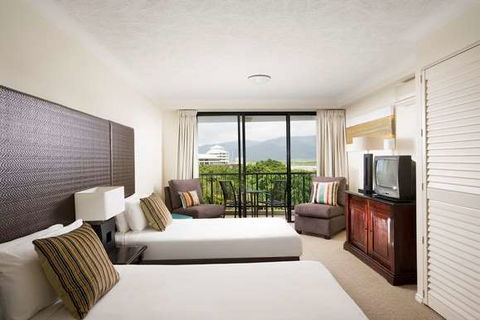 Mantra Esplanade - Accommodation Yamba 2