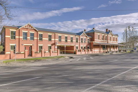 Lake Inn Ballarat - Accommodation Yamba 0