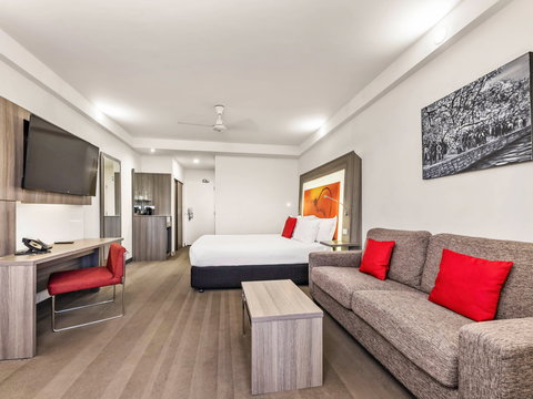 Novotel Darwin Atrium - Accommodation Yamba 5