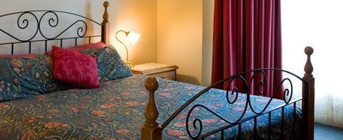 John Pirie Motor Inn - Accommodation Yamba 0