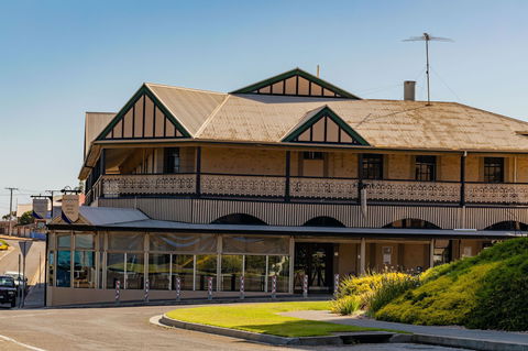 Aurora Ozone Hotel - Accommodation Yamba 1