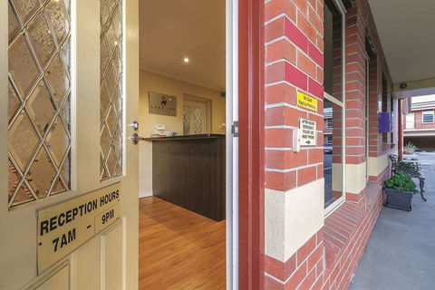 Lake Inn Ballarat - Accommodation Yamba 2