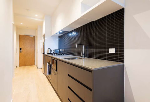 Artel Apartment Hotel Melbourne - Accommodation Yamba 2