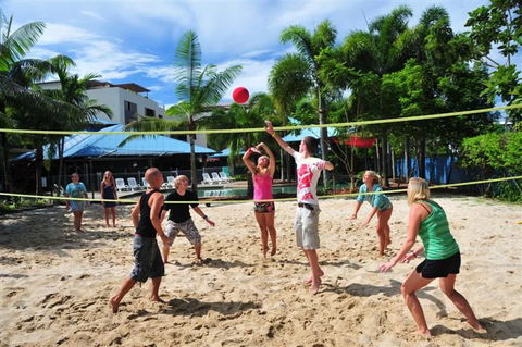 Nomads Cairns Backpackers Resort - Accommodation Yamba 0
