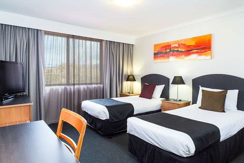 Alpha Hotel Canberra - Accommodation Yamba 2