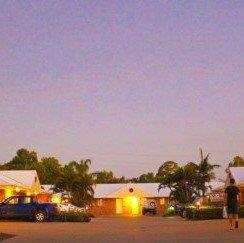 Emerald Maraboon Motor Inn - Accommodation Yamba 0
