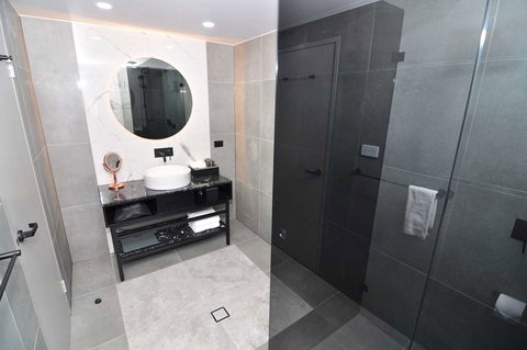 Deco Hotel - Accommodation Yamba 2