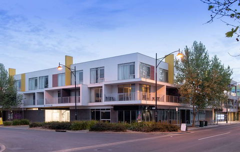 Mawson Lakes Hotel - Accommodation Yamba 1