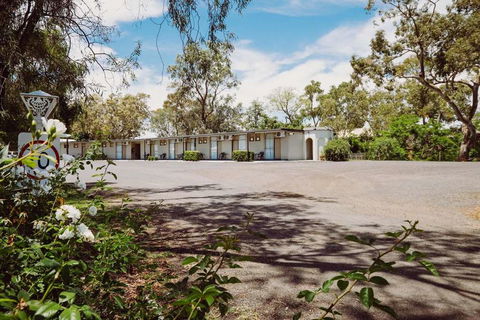 Artesian Spa Motor Inn - Accommodation Yamba 1