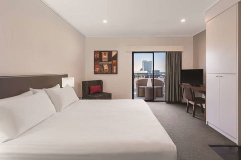 Adina Apartment Hotel Barrack Plaza - Accommodation Yamba 10