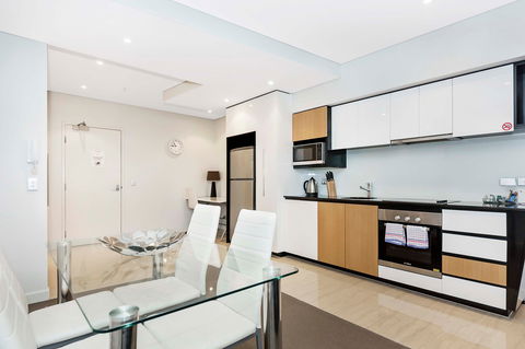 Astra Apartments Perth - Accommodation Yamba 8