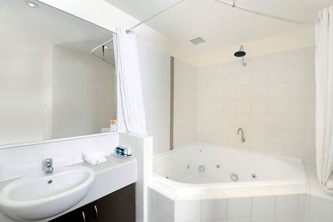 Assured Ascot Quays Apartment Hotel - Accommodation Yamba 7