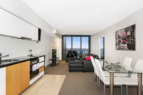 Astra Apartments Perth - Accommodation Yamba 9