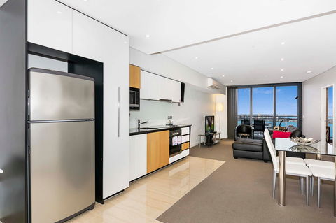 Astra Apartments Perth - Accommodation Yamba 17