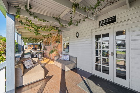 Ambassador On Ruthven Motel - Accommodation Yamba 1