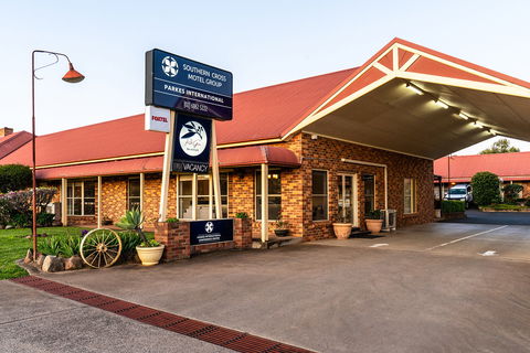Parkes International - Accommodation Yamba 0