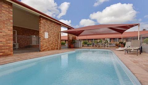 Parkes International - Accommodation Yamba 2