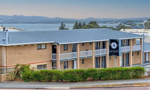 Albany Motel & Apartments - Accommodation Yamba 0