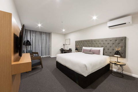 Avenue Hotel Canberra - Accommodation Yamba 2