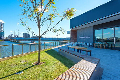 Astra Apartments Rhodes - Accommodation Yamba 1