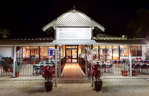 Mission Beach Resort - Accommodation Yamba 0