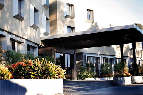 Golden Pebble Hotel - Accommodation Yamba 1