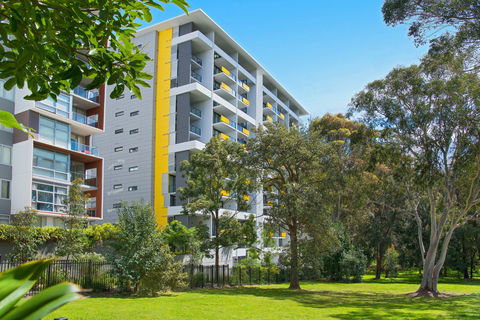 Astra Apartments MacQuarie Park - Accommodation Yamba 0