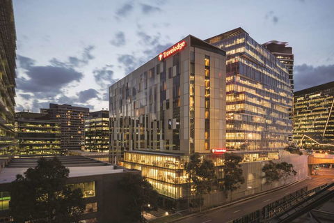 Travelodge Melbourne Docklands - Accommodation Yamba 0