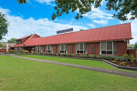 AAt 28 Goldsmith Motel - Accommodation Yamba 0