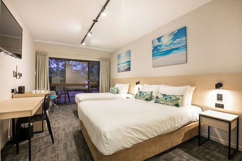 Kawana Waters Hotel By NightCap - Accommodation Yamba 2