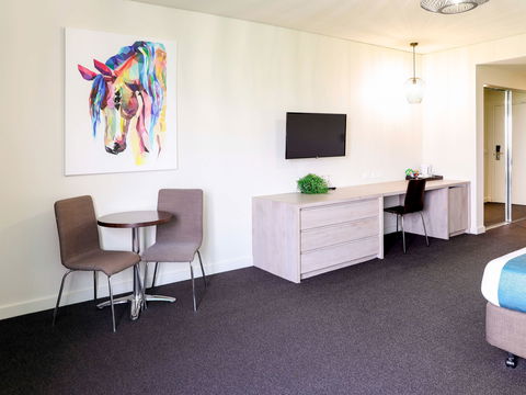 Mantra Melbourne Melton - Accommodation Yamba 1