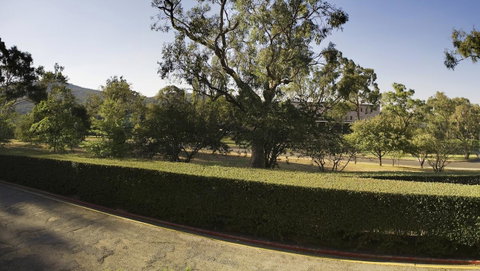 University House - ANU - Accommodation Yamba 21