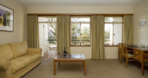 University House - ANU - Accommodation Yamba 4