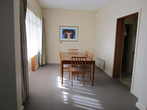 University House - ANU - Accommodation Yamba 37