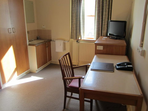 University House - ANU - Accommodation Yamba 44